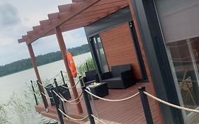 A Domki na wodzie Barczewko 1 z 4 domków